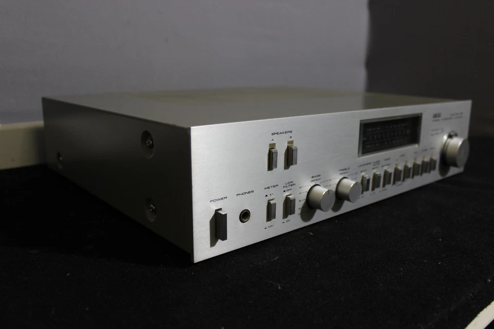 Ampli Akai AM-U55