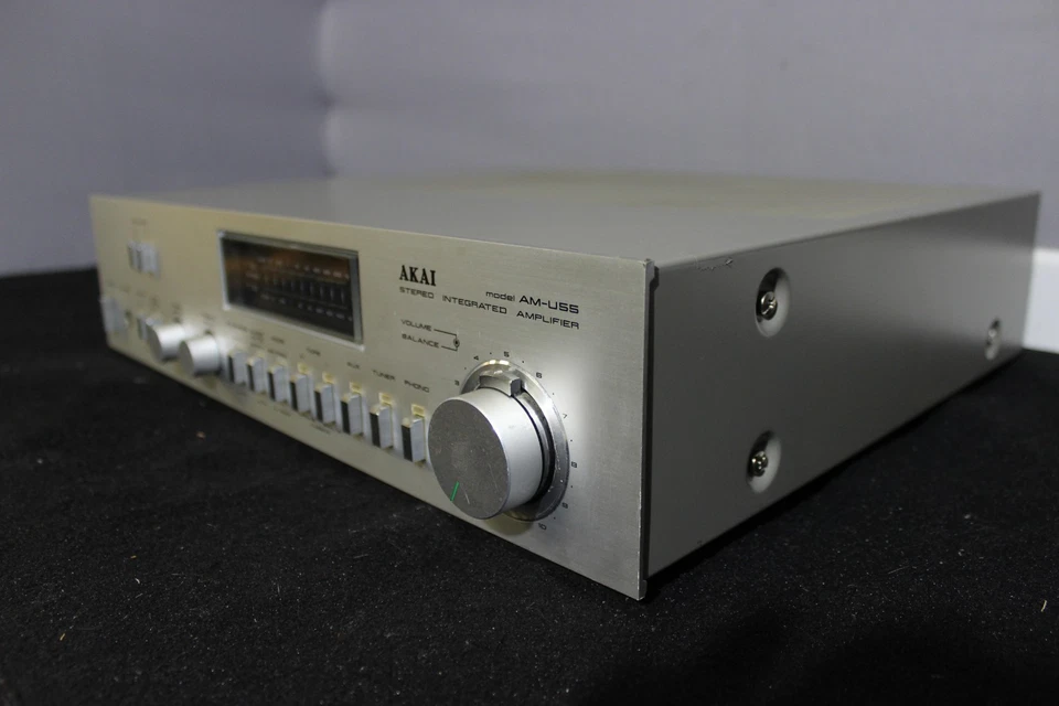 Ampli Akai AM-U55