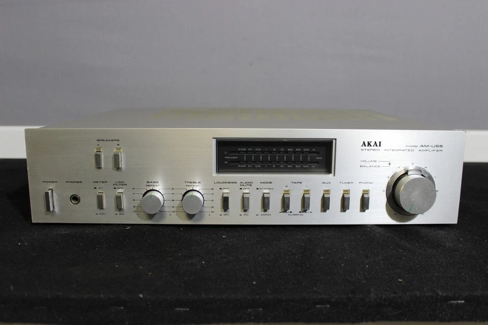 Ampli Akai AM-U55